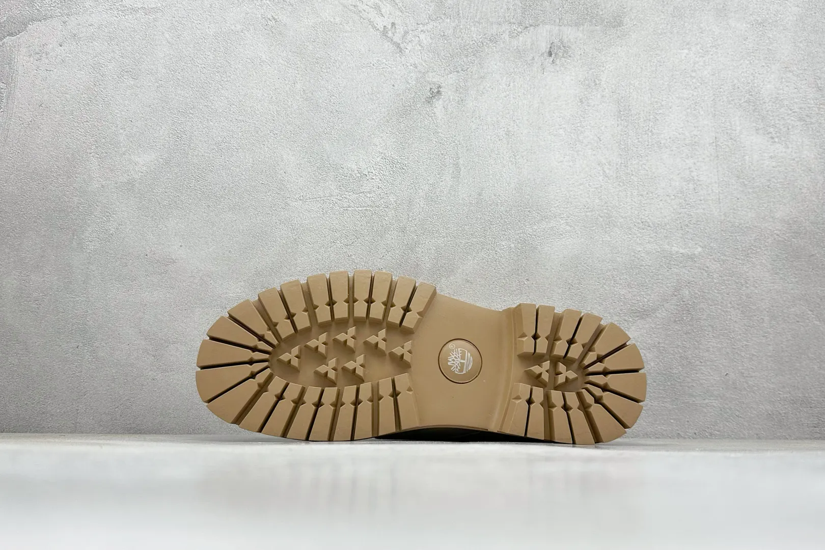 🐲💰 560 support store Timberland/Timberland classic outdoor low-top work casual shoes, classic re-upgraded, Guangdong factory quality, original box and original packaging, the fabric is made of Italian 🇮🇹 top-grade frosted cowhide, with anti-odor and anti-corrosion genuine leather latex insoles, giving you a perfect wearing experience, high quality and durable, a must-have for sportsmen, specializes in looking good, high-quality and first-class foot feel, exclusive supply Item number: TB73533 Size: 39-44 (one size larger)